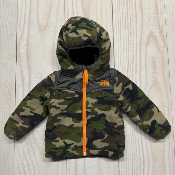 The North Face Baby 6-12M Reversible Full-Zip Hooded Jacket Camo/Gray - Picture 2 of 5